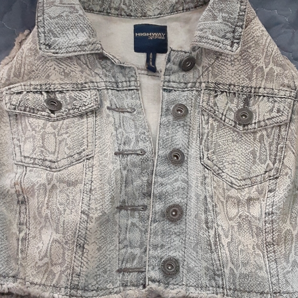 Vest - Picture 1 of 1